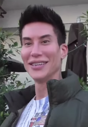 Justin Dolling